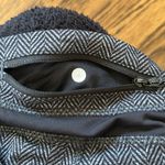 Lulu lemon size 4 crop leggings Photo 2