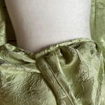 Pretty Little Thing Pistachio Green Embossed Long Sleeve Cropped Shirt Photo 8