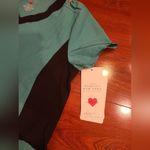 New York Laundry  MEDics Scrub Top Size Small Photo 2