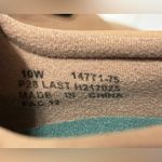 Drew beige leather Mary Jane comfort shoe women size 10 W Photo 10