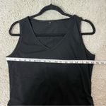 Classic Black Sleeveless V Photo 3