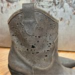 Donald J Pliner | Pewter Tumbled Brush Off Western Cowgirl Boots Size 7.5 Silver Photo 4