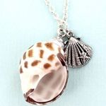 CLAM SHELL AND CONCH SHELL PENDANT NECKLACE Photo 4