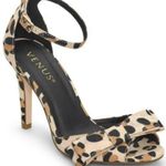 Venus  Ladies Leopard Print With Front Bow Sophisticated, Night Out Heels Size 6 Photo 8