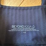 Beyond Yoga  Tonal Black Striped 7/8 Legging Womens Large Athletic Workout Photo 4