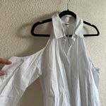 L'Agence L’agence NWOT Women’s White Cold Shoulder Blouse Size L Photo 2