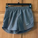 Nike  Size Extra Small XS Women's Teen Girl Gray Athletic Shorts Photo 0