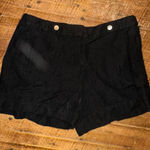 White House | Black Market black classic 6 short shorts Photo 0