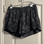 Zella 💥LAST CHANCE💥 💖 Run In Camo Shorts Photo 1