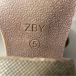 ZBY women’s Brown Suede Ankle Boots W/side cutout size 5 Photo 5