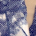 The North Face Navy Print Cropped Knee Length Leggings Size Medium Photo 1