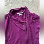 Athleta  Women’s Twist‎ Wrap Pullover Hooded Athletic Top Purple Size Small Photo 5