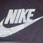 Nike Women’s Small Crop Tshirt Photo 2