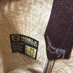 Noble Outfitters Stylish Brown Leather Ankle Boots with Embroidered Accents Size 9 Photo 6