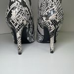 Worthington  Lorna Snakeskin Ankle Booties Women 9.5 Pointed Toe Memoryfoam Zipup Photo 9