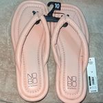 No Boundaries ✨  Women’s Puffy Flip Flops✨ Photo 0