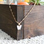 white butterfly necklace Photo 1