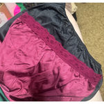 Vassarette Vintage 80s half slip lace trim Lot of 2 nylon skirt Burgundy & Black womens S Photo 4