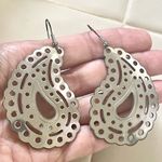 Silver tone paisley statement earrings Photo 6