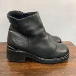 BP  Side Zip Round Toe Ankle Leather Black Boots Mid 2'' Heel Size 10M Photo 3