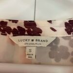 Lucky Brand  floral flowy short sleeve blouse size small Photo 3