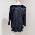 Dress Barn Women's Black Scoop Neck 3/4 Sleeve Stretch Velvet Blouse Size XL Photo 4