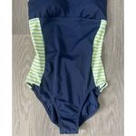 Nike  Women's Laser Crossback Chlorine Resistant One Piece Swimsuit - Medium Photo 4