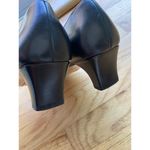 Salvatore Ferragamo  7 B black leather pumps metal logo Photo 3