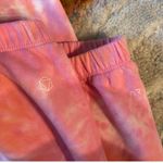 AR-33 Pink Tie Dye Lounge Top & jogger set. S Photo 2