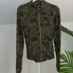 Lululemon Forme jacket II‎ Savasana Camo Fatigue Green Size 4 Photo 2