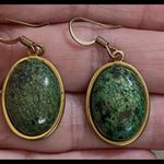 Green speckled faux stone gold tone fish hook earrings Photo 1