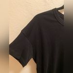 Cher Black Ribbed Curved Raw Hem Short Sleeve T Photo 3