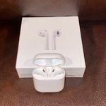 Apple AirPods Photo 0