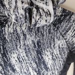 Lululemon Runbeam Hoodie Texture Twist White Black/Black size 4? Photo 7