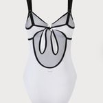 Berlook White Contrast Trim Knotted One Photo 6