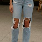 American Eagle  Women's Size 2 Highest Rise Heavily Distressed 90s Boyfriend Jean Photo 0