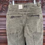 Free People jeans We The Free Hot In It Moto Pants NEW Army green size 4 Photo 3