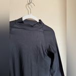 Lululemon  waterside UVP long-sleeve rash guard top sz medium black swim surf Photo 5