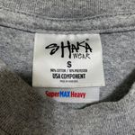 Inaka Tee Gray Photo 2