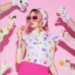 Alice + Olivia  Eli Flutter-Sleeve Silk Top
Sunday Macaroons, Size XS NWT Photo 7