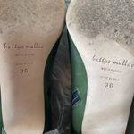 Bettye Muller  Green 4” Heeled Bootie Shoes Photo 4