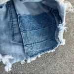 American Eagle AEO Hi Rise Shortie Crochet Pocket Frayed Jean Shorts 360 Super Stretch Size 4 Photo 3