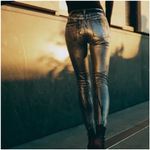 ZARA  Z1975 METALLIC SKINNY MID-RISE FOIL JEANS PANT FRAYED BLACK GOLD SIZE 4 NEW Photo 4