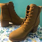 Windsor NWT Tan Boots Size 10 Women Photo 3
