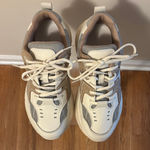 Cushionaire Strike Chunky Cream and Tan Sneakers Size 9 Photo 0