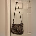 B Makowsky Pewter Silver Pebbled Leather Crossbody Hobo Bag Purse Zipper Photo 0