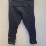 Lululemon 6 reversible black green crop leggings Photo 7