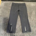 Lululemon Lulu Vertical Stripes Cropped Leggings Womens Size 6 Blue Calf Slits Photo 5