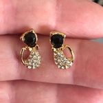 Cat stud earrings black rhinestone gold tone Photo 1