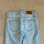 Madewell  9" Mid-Rise Skinny Crop Jeans in blue Asbury Wash: Button-Front Edition Photo 7